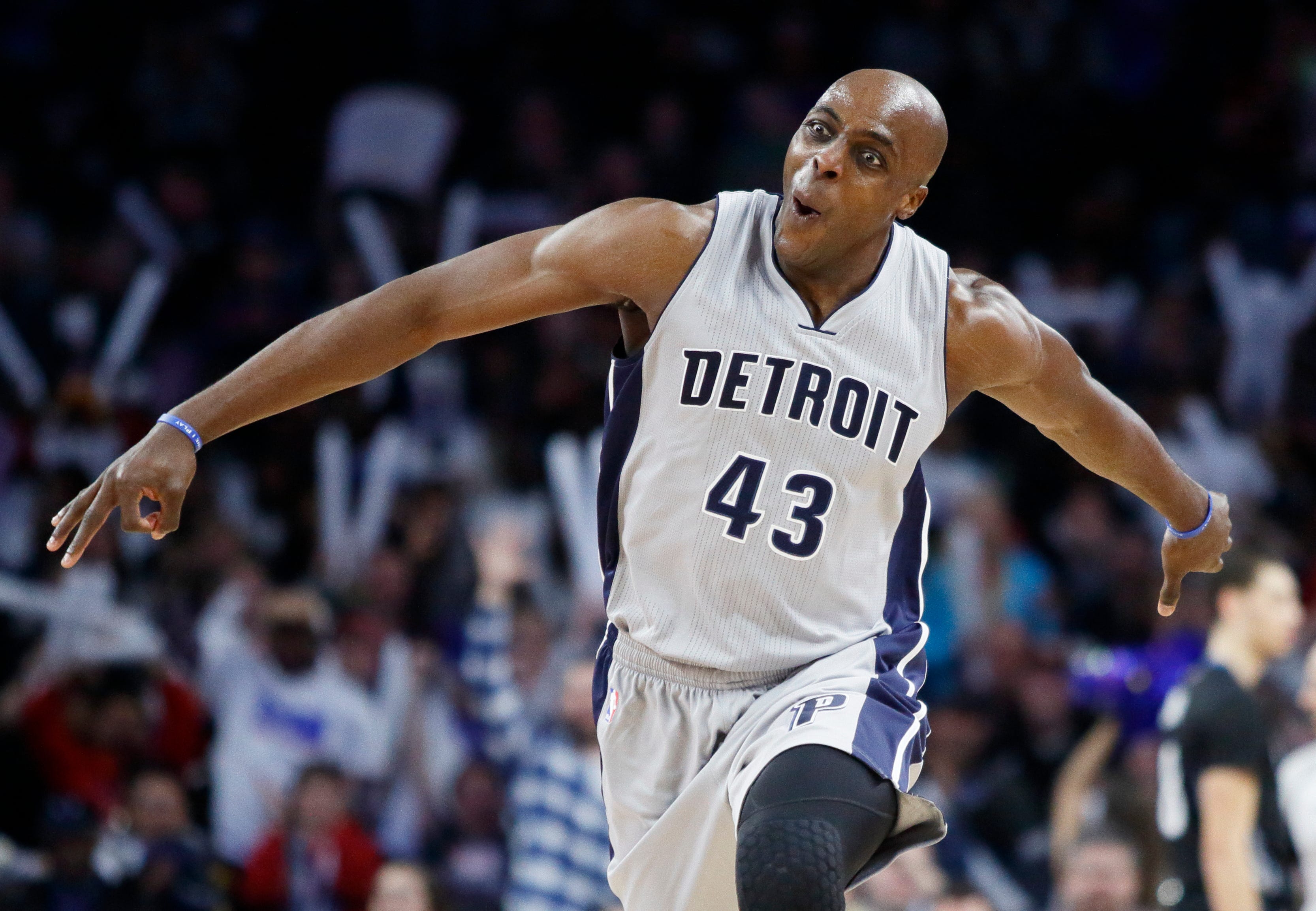 anthony tolliver jersey